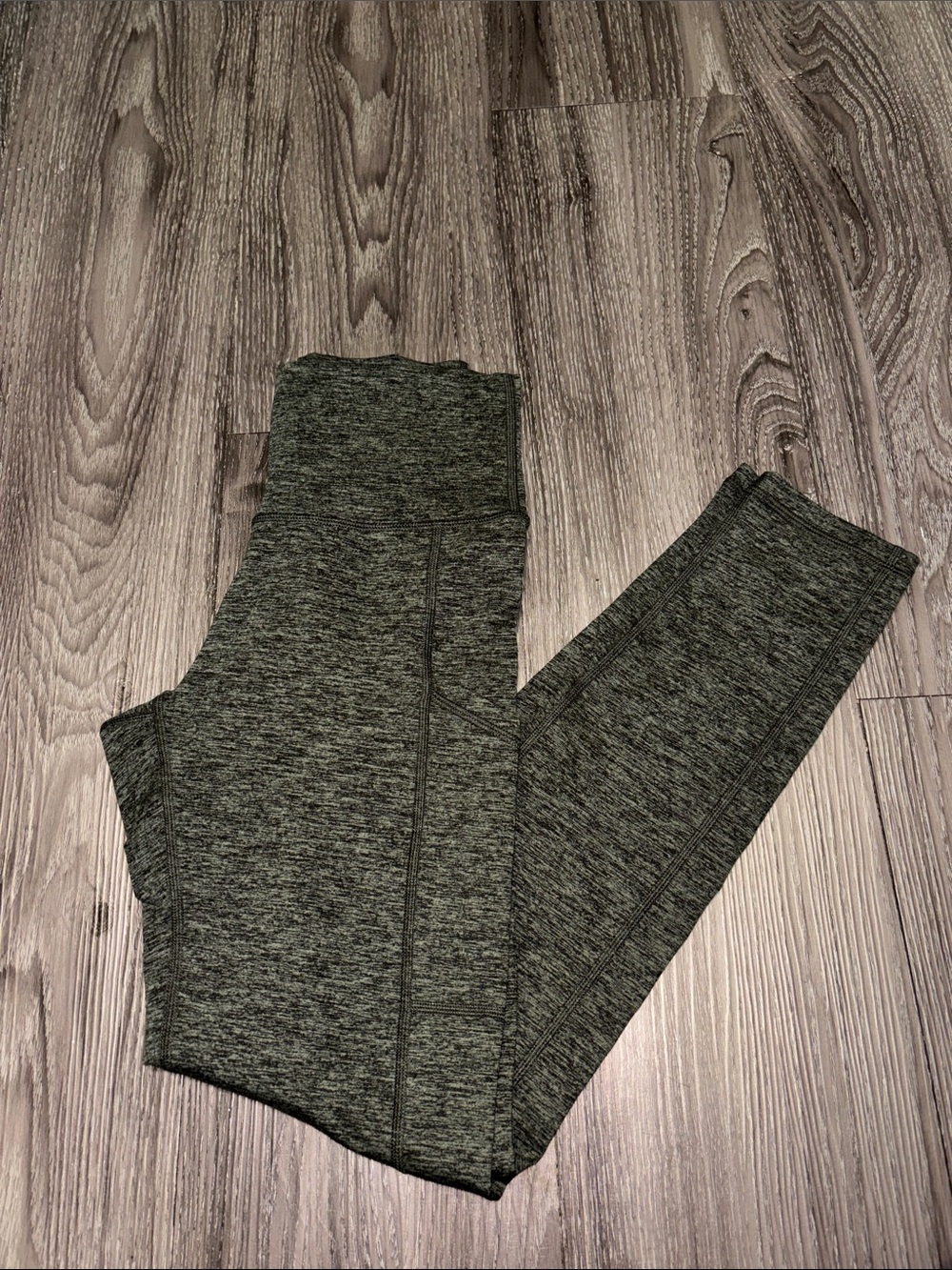 NWOT Offline by Aerie The Hugger High-Waisted Legging Heathered Gray